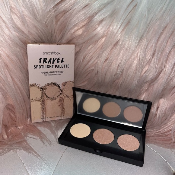 Smashbox Travel Spotlight Highlighter Trio Palette - Picture 5 of 10